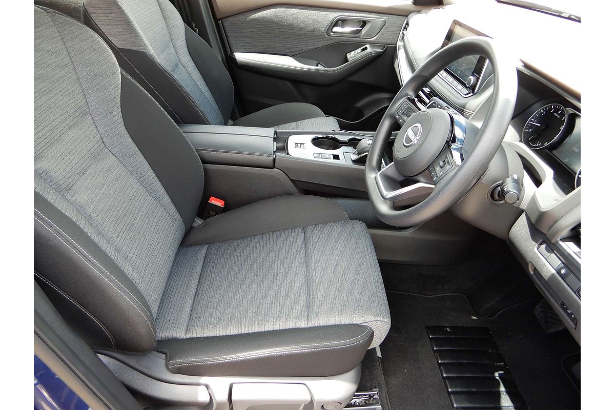 2025 Nissan X-TRAIL ST T33