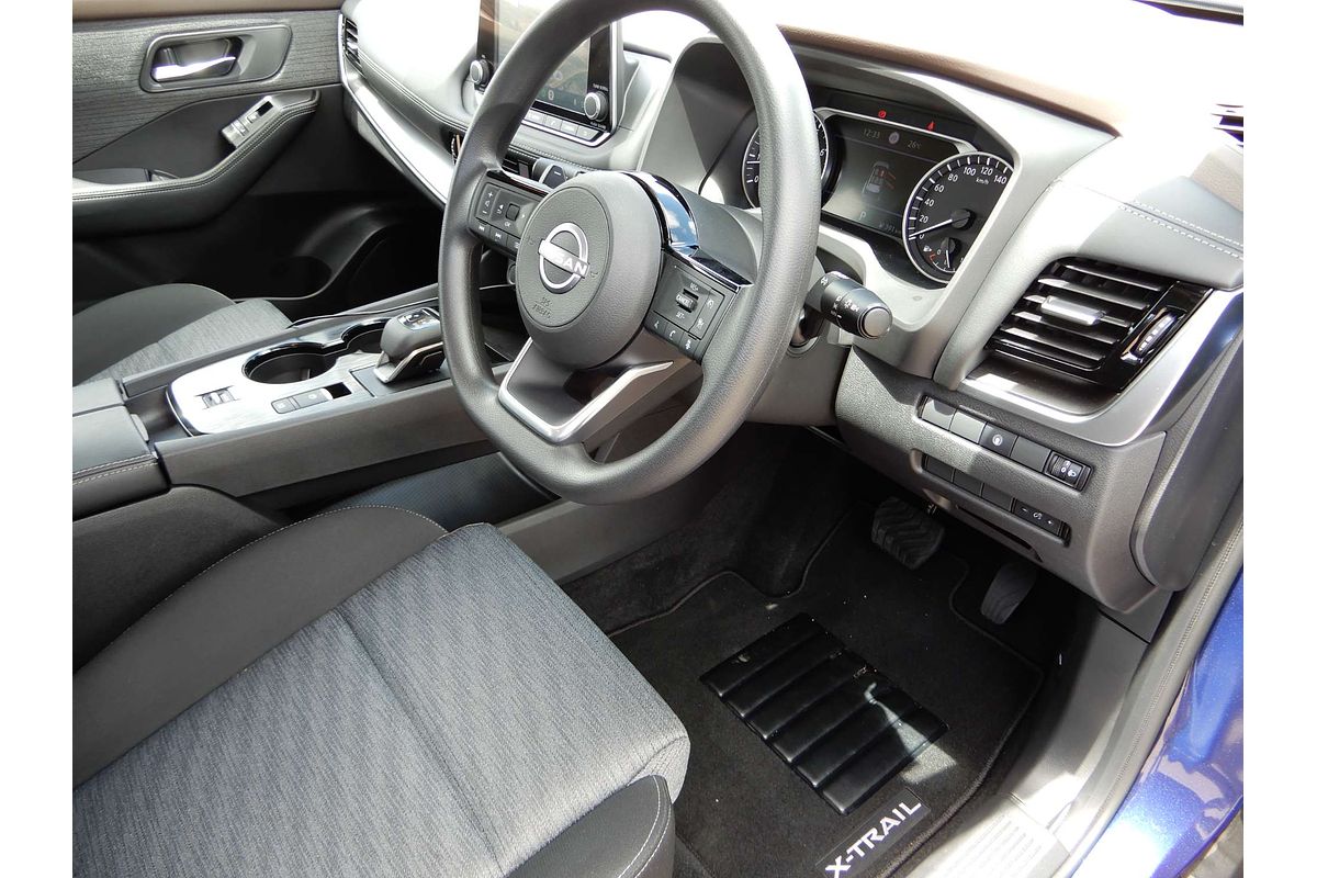 2025 Nissan X-TRAIL ST T33
