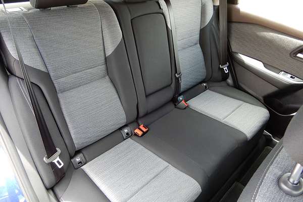 2025 Nissan X-TRAIL ST T33