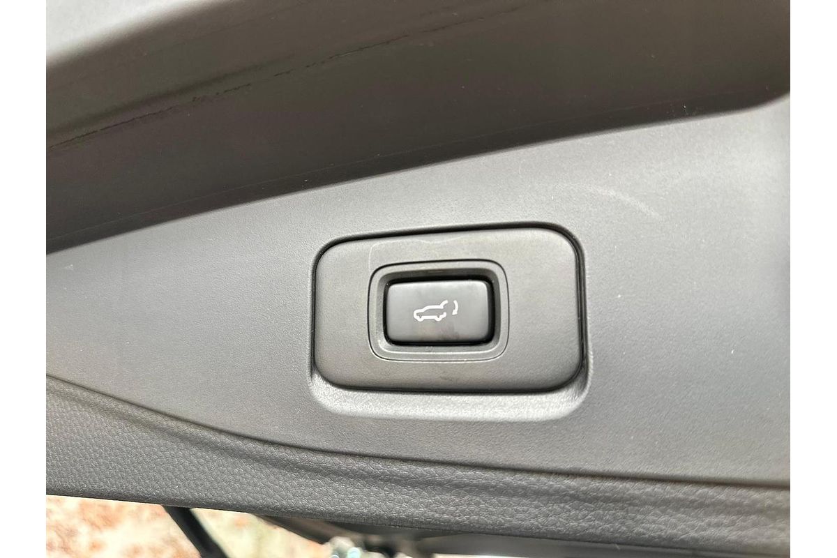 2024 Isuzu MU-X LS-T