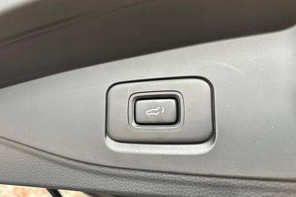 2024 Isuzu MU-X LS-T