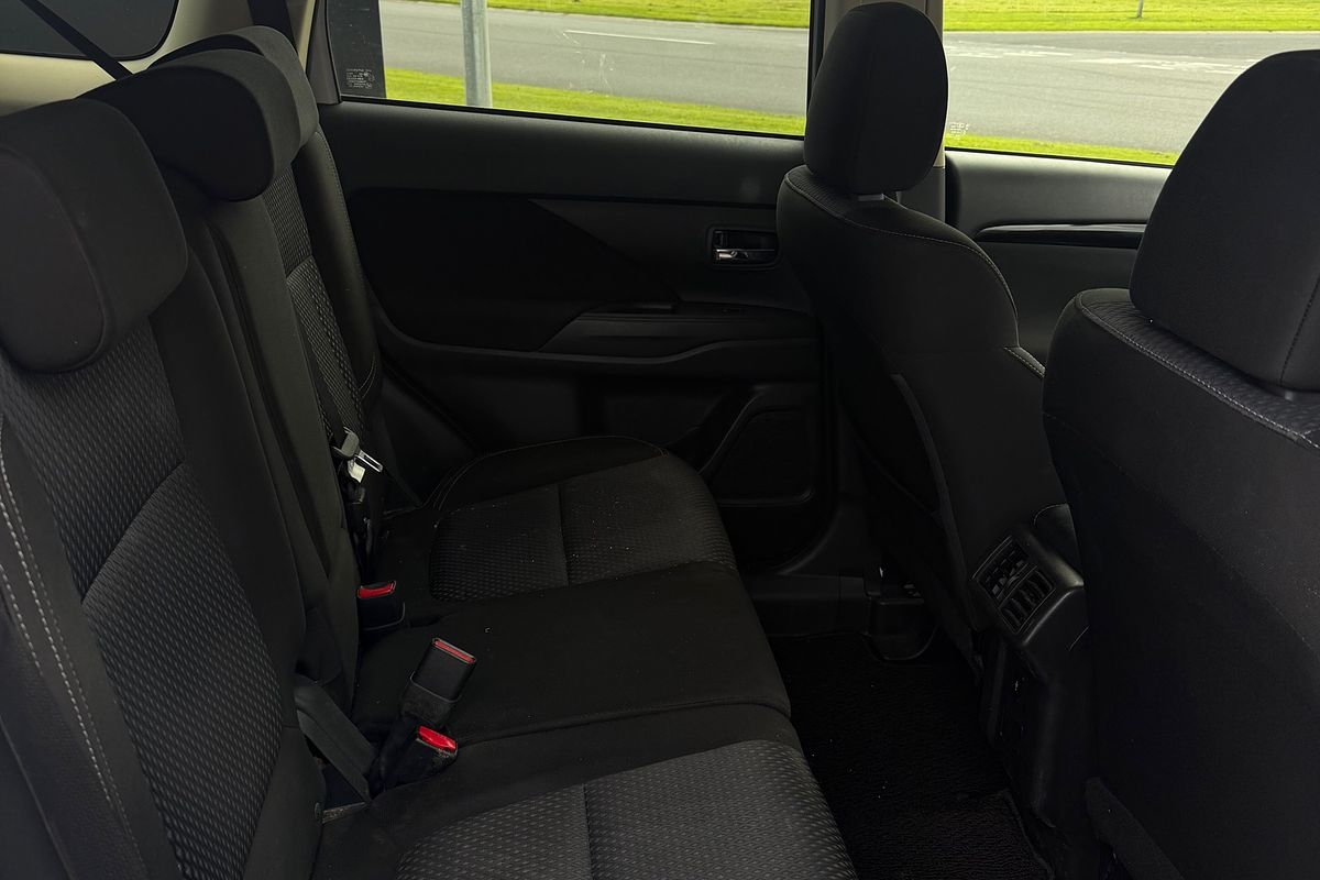 2018 Mitsubishi Outlander ES ZL