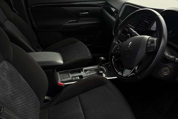 2018 Mitsubishi Outlander ES ZL