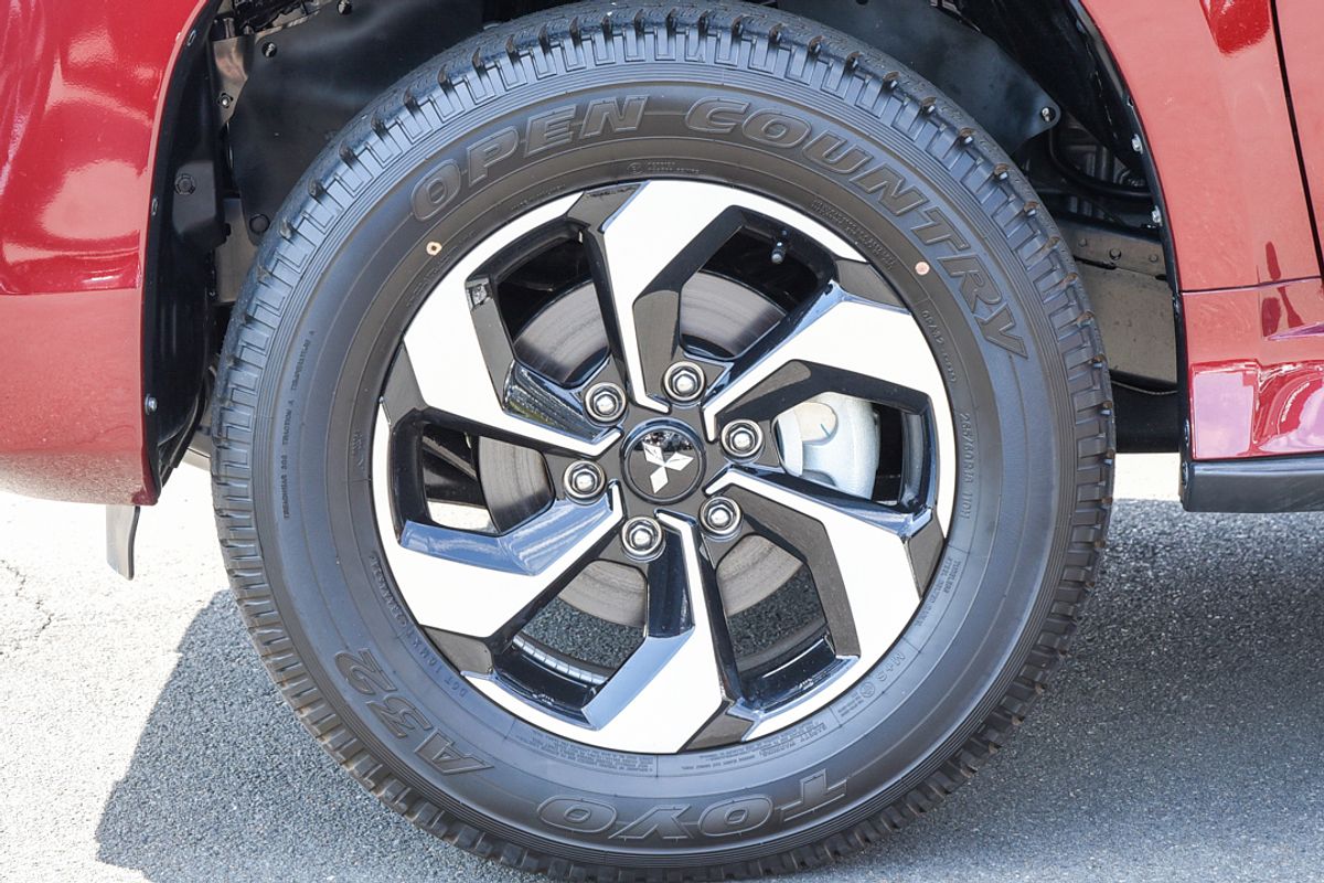 2025 Mitsubishi Pajero Sport GLS QG