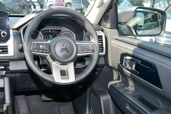 2025 Mitsubishi Triton GLS MV 4X4
