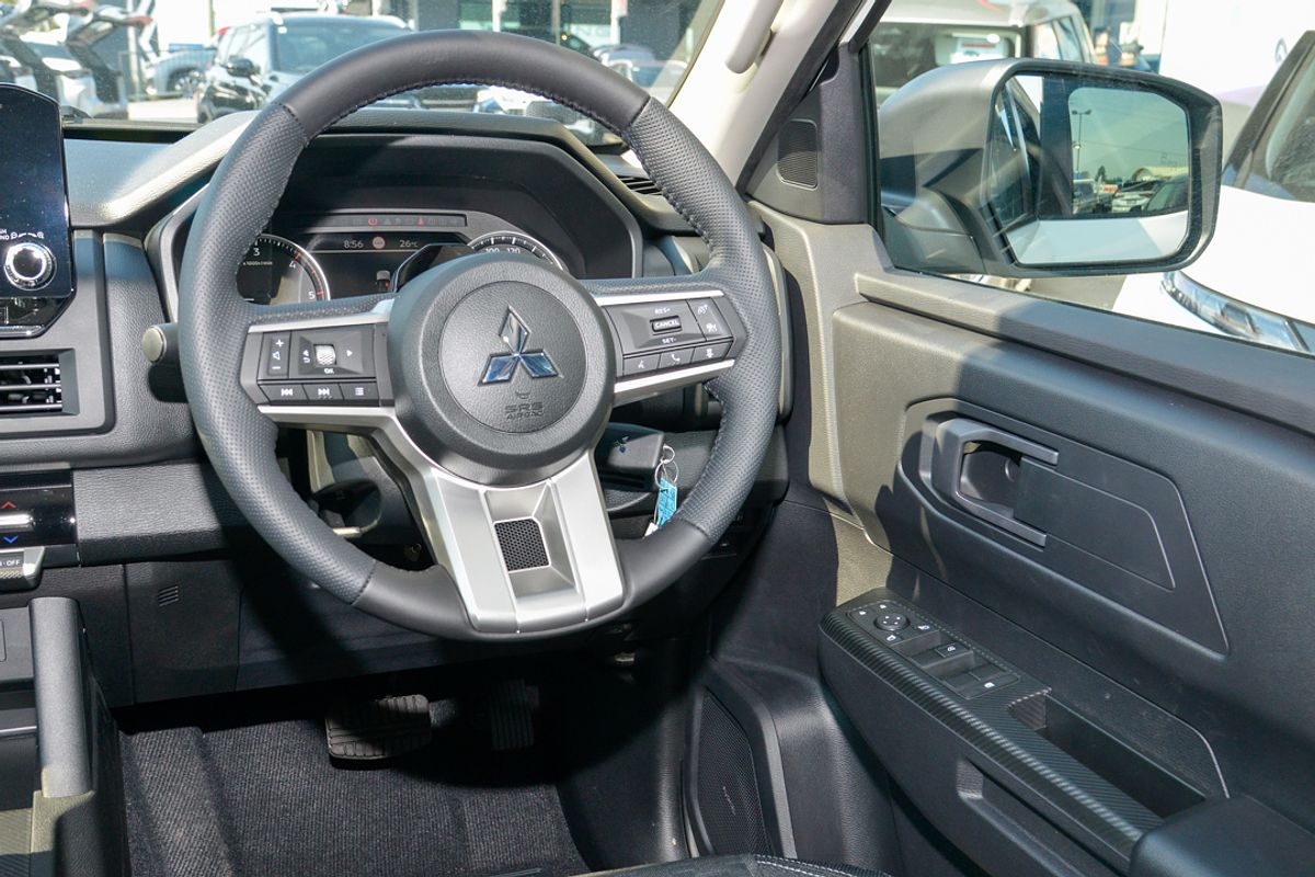 2025 Mitsubishi Triton GLX-R MV 4X4