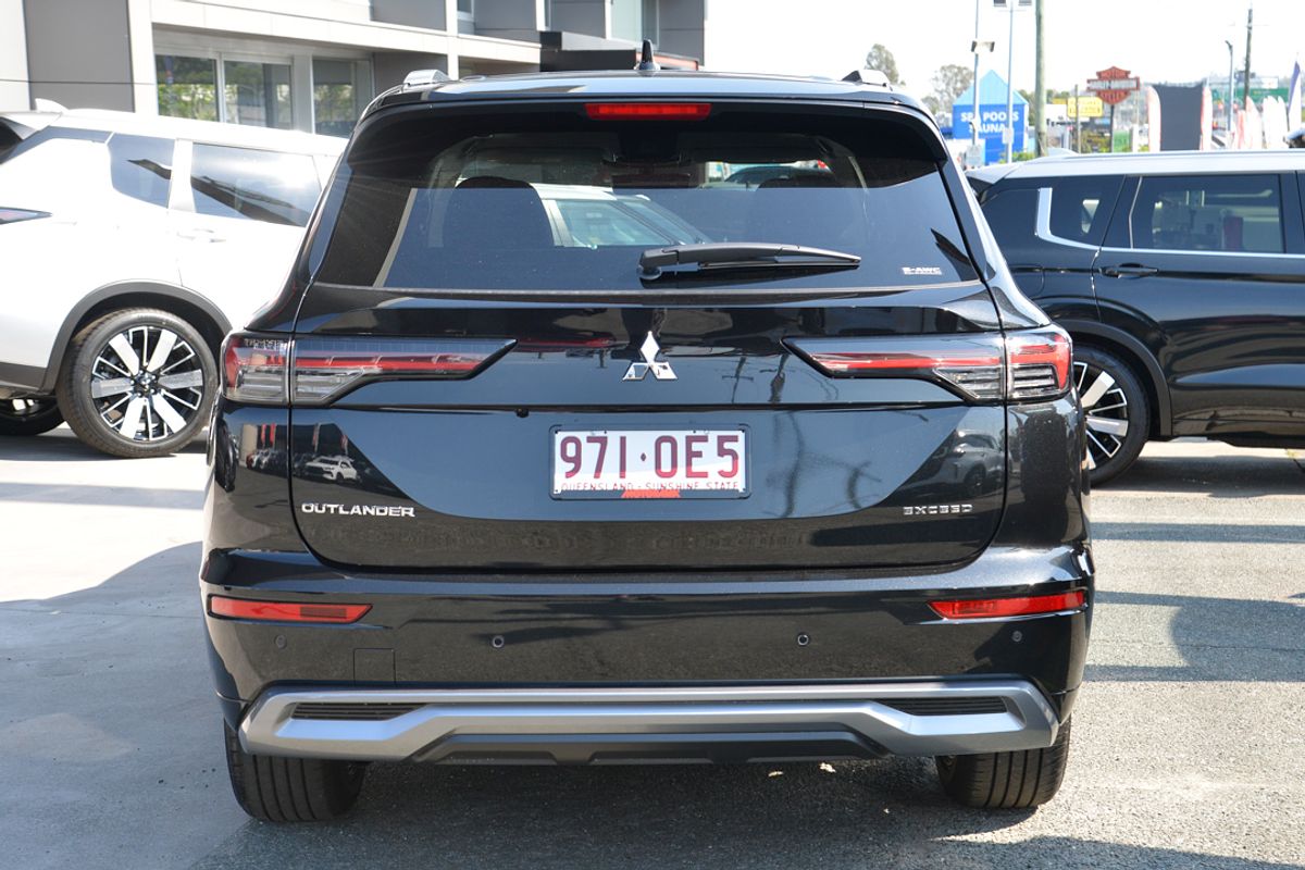 2025 Mitsubishi Outlander Exceed ZM