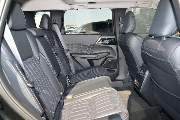 2025 Mitsubishi Outlander Exceed ZM