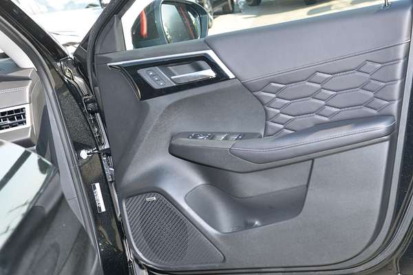 2025 Mitsubishi Outlander Exceed ZM