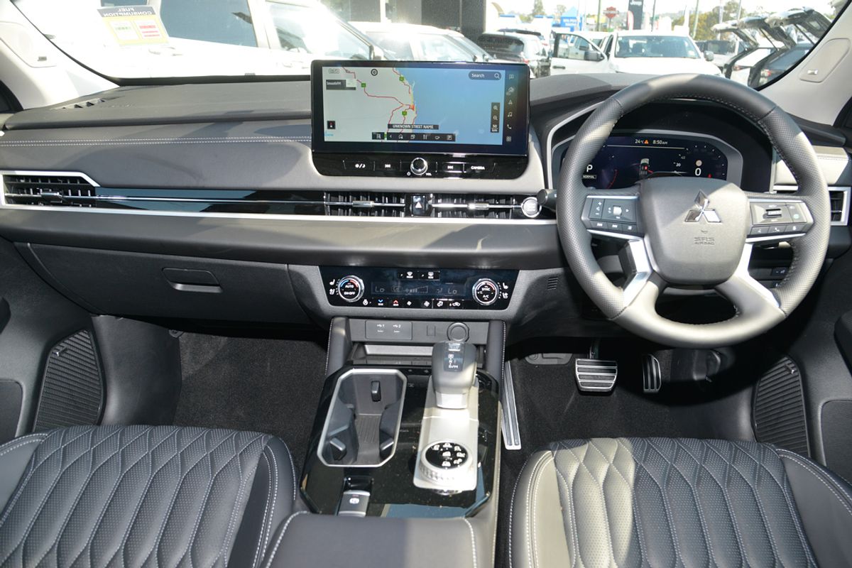 2025 Mitsubishi Outlander Exceed ZM