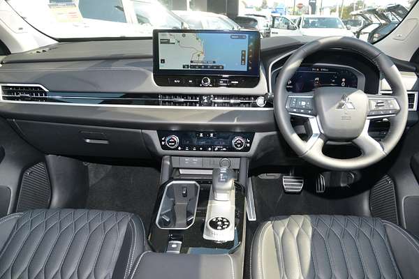 2025 Mitsubishi Outlander Exceed ZM