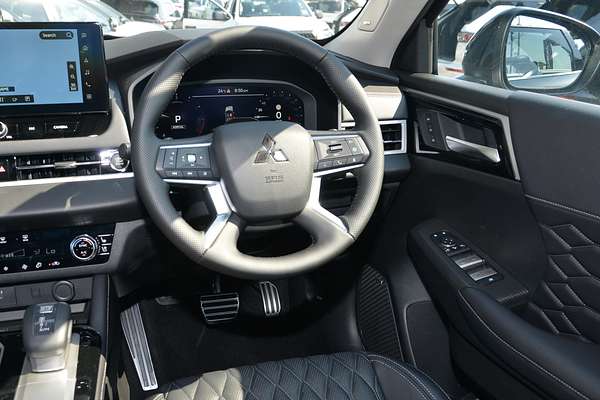 2025 Mitsubishi Outlander Exceed ZM