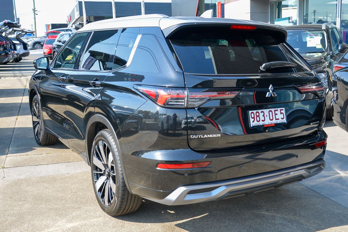 2025 Mitsubishi Outlander Exceed Tourer ZM