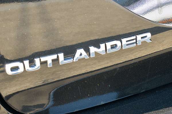 2025 Mitsubishi Outlander Exceed Tourer ZM