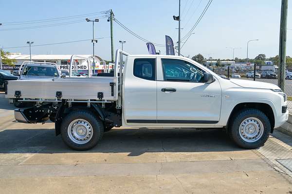 2025 Mitsubishi Triton GLX MV 4X4