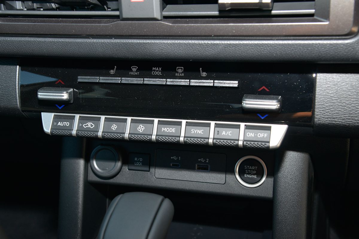 2025 Mitsubishi Triton GSR MV 4X4