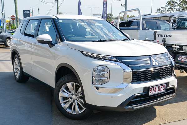 2025 Mitsubishi Outlander ES ZM