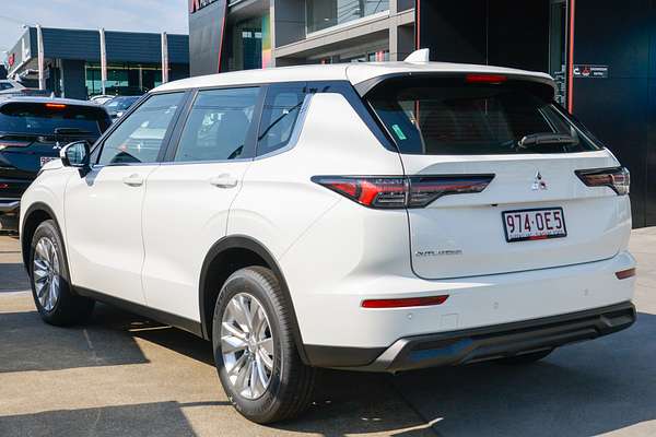 2025 Mitsubishi Outlander ES ZM