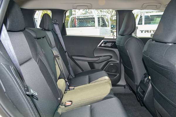 2025 Mitsubishi Outlander ES ZM