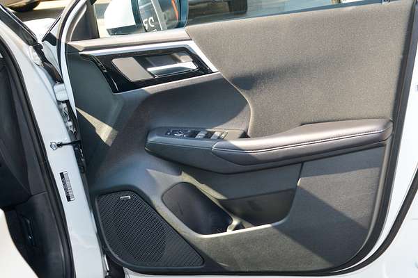 2025 Mitsubishi Outlander ES ZM