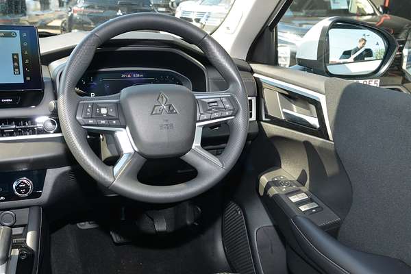 2025 Mitsubishi Outlander ES ZM