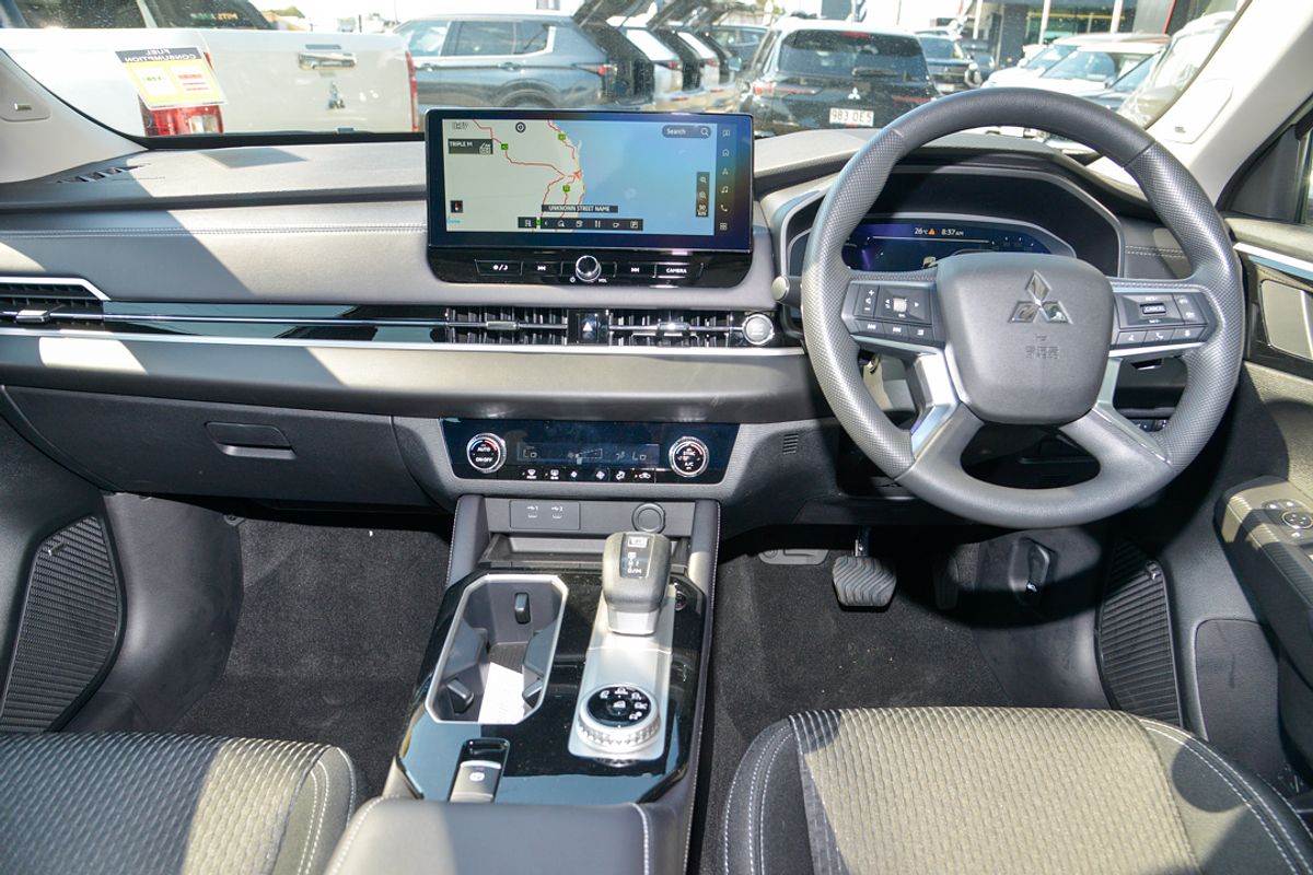 2025 Mitsubishi Outlander ES ZM