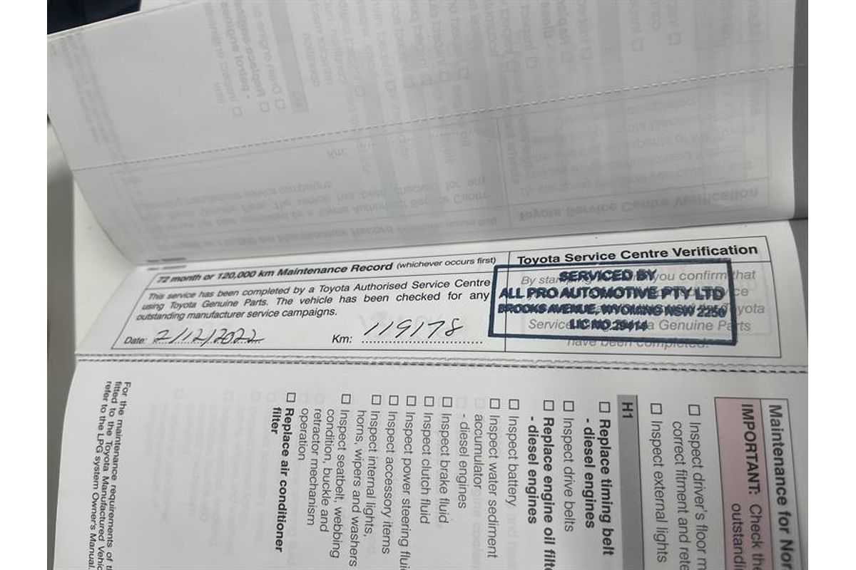 2016 Toyota Hiace Commuter KDH223R ELWB High Roof