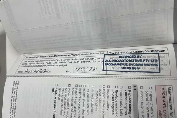 2016 Toyota Hiace Commuter KDH223R ELWB High Roof