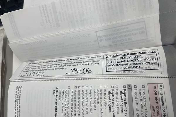 2016 Toyota Hiace Commuter KDH223R ELWB High Roof