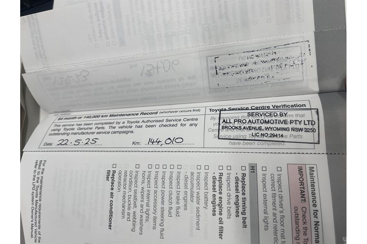 2016 Toyota Hiace Commuter KDH223R ELWB High Roof