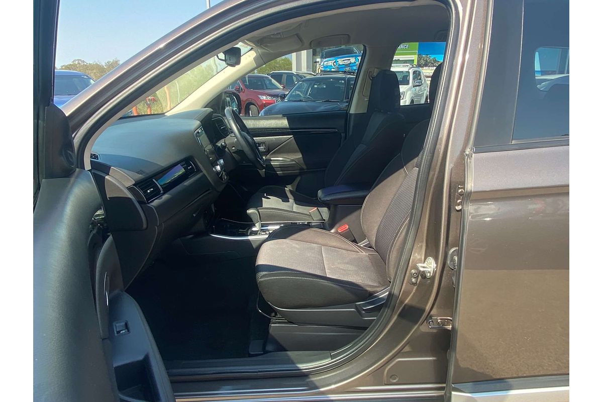 2020 Mitsubishi Outlander ES ZL