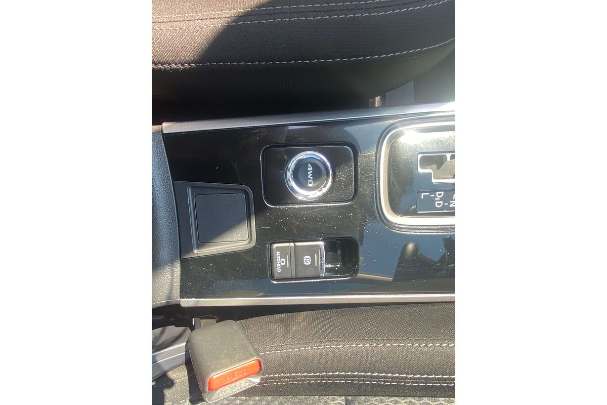 2020 Mitsubishi Outlander ES ZL