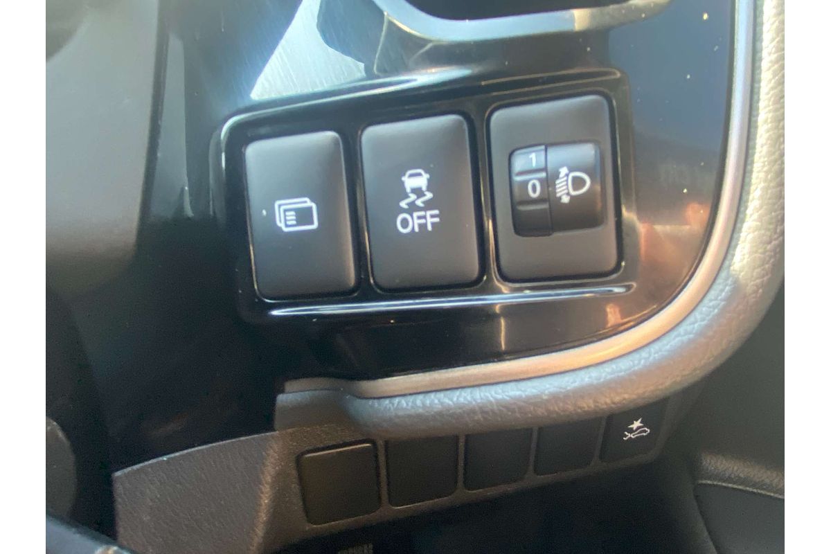 2020 Mitsubishi Outlander ES ZL