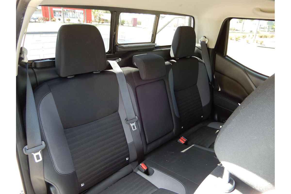 2021 Nissan Navara ST D23 4X4