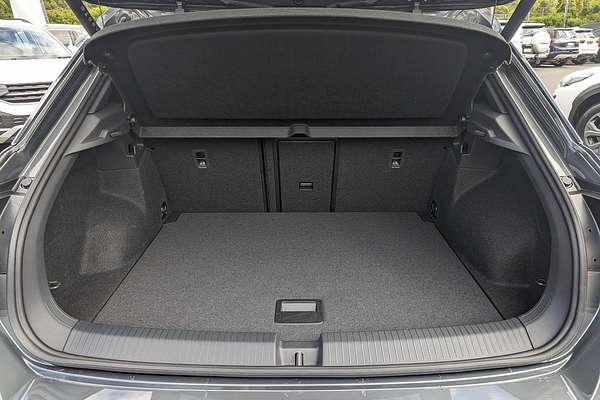 2025 Volkswagen T-Roc 140TSI R-Line D11