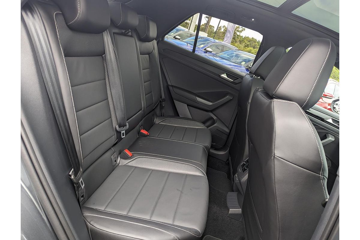 2025 Volkswagen T-Roc 140TSI R-Line D11