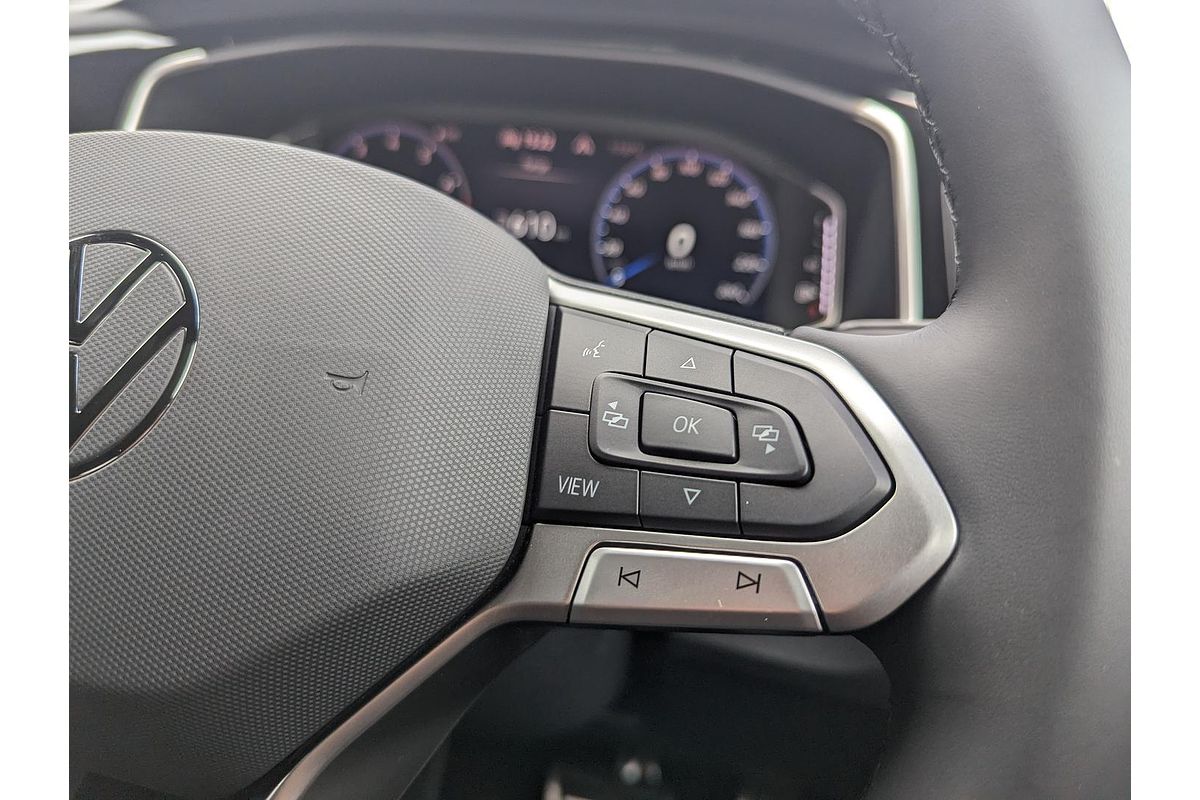 2025 Volkswagen T-Roc 140TSI R-Line D11