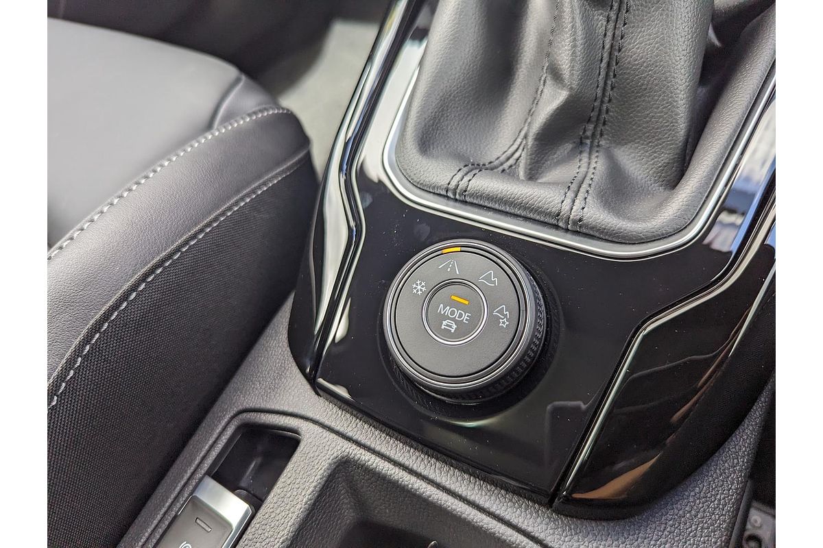 2025 Volkswagen T-Roc 140TSI R-Line D11