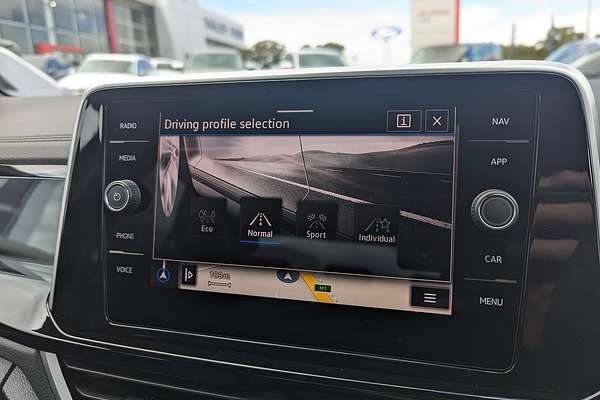 2025 Volkswagen T-Roc 140TSI R-Line D11