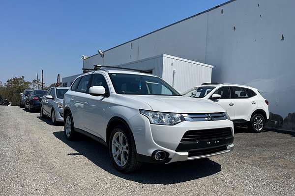 2014 Mitsubishi Outlander ES ZJ