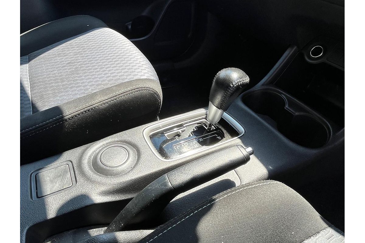 2014 Mitsubishi Outlander ES ZJ