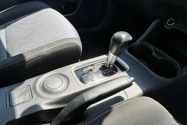 2014 Mitsubishi Outlander ES ZJ