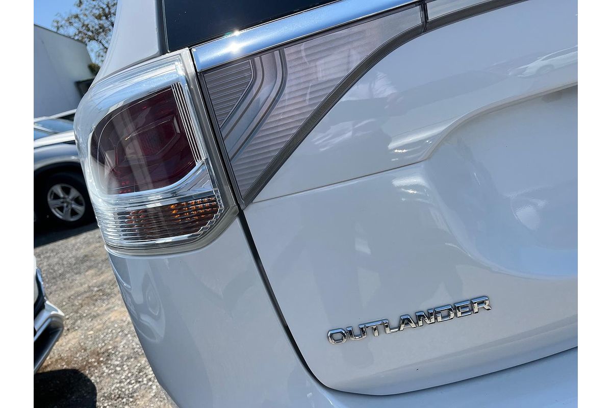 2014 Mitsubishi Outlander ES ZJ