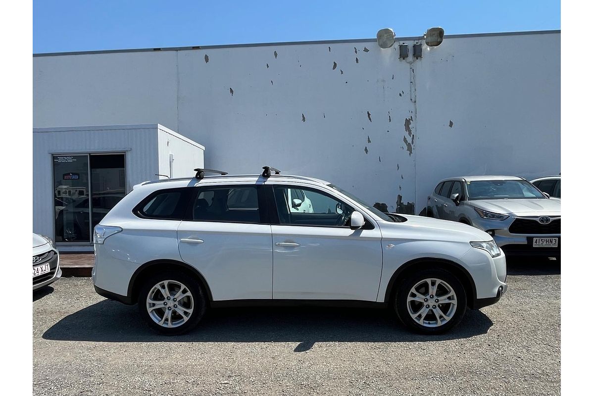 2014 Mitsubishi Outlander ES ZJ