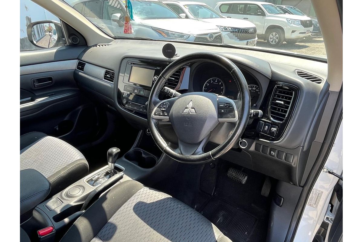 2014 Mitsubishi Outlander ES ZJ