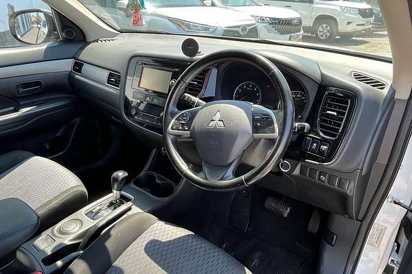 2014 Mitsubishi Outlander ES ZJ