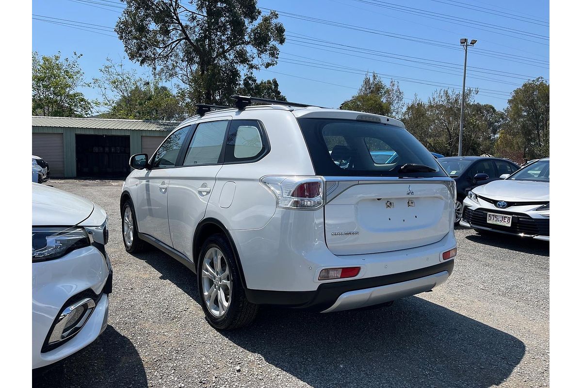 2014 Mitsubishi Outlander ES ZJ