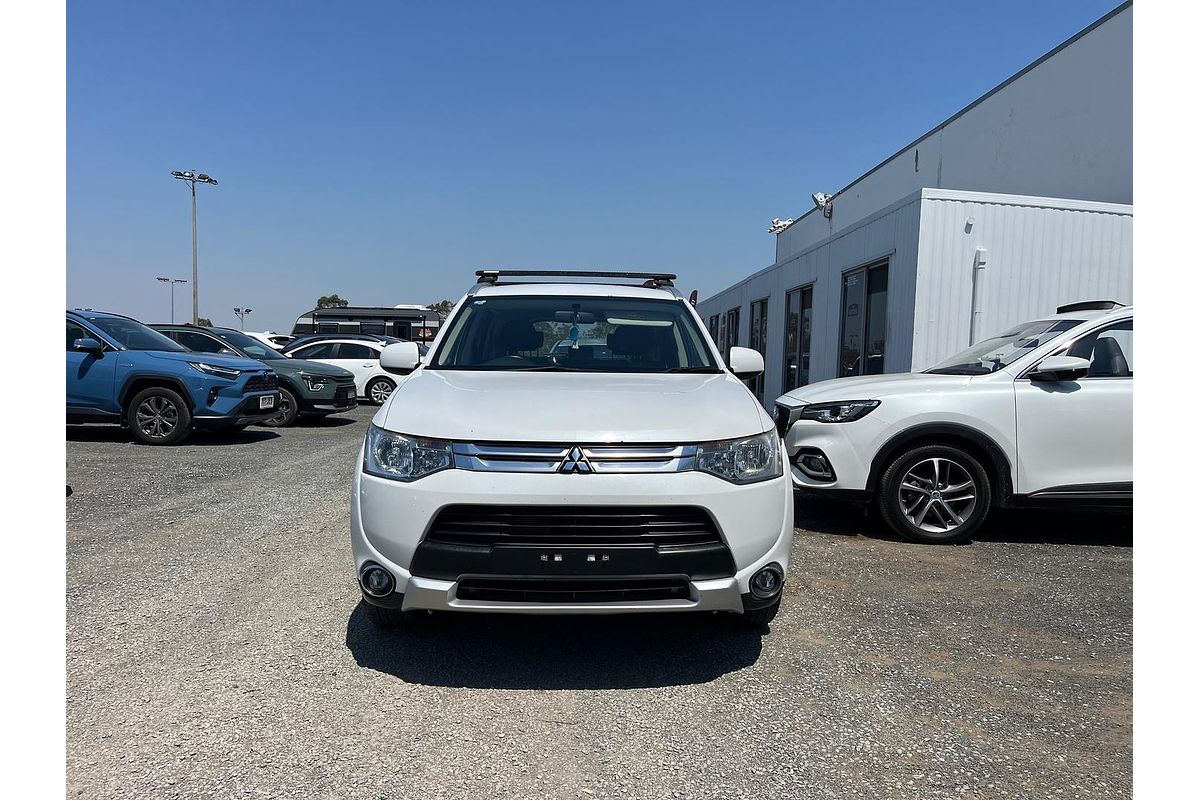 2014 Mitsubishi Outlander ES ZJ