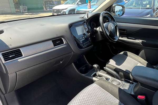 2014 Mitsubishi Outlander ES ZJ