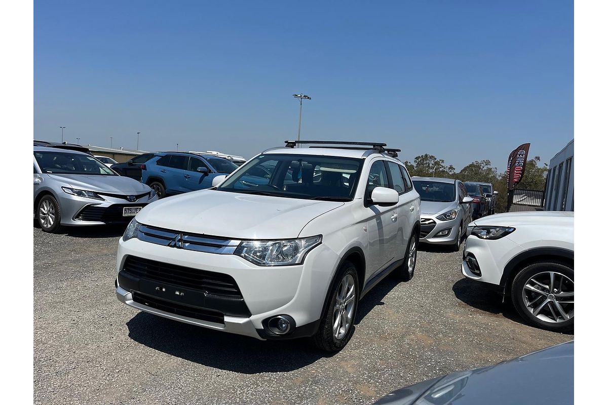 2014 Mitsubishi Outlander ES ZJ